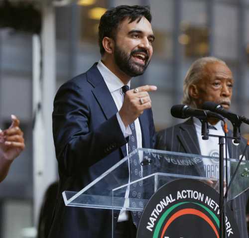 Photo: wikipedia.org Radical Communist vs. Trump's favorite: New York's mayoral race - INFBusiness