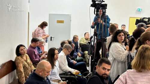 Людина скромна, Україну врятувала: Як журналісти та політики просили свободу Коломойському - INFBusiness