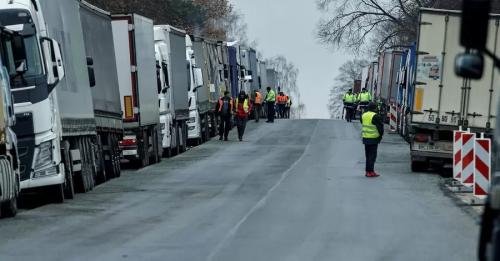 Перевізники вирішили конфлікт, який був на кордоні через політику - INFBusiness