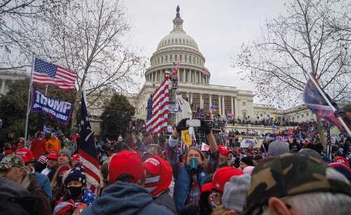 4 справи проти Трампа: чи зупинить його це у боротьбі за крісло президента США - INFBusiness