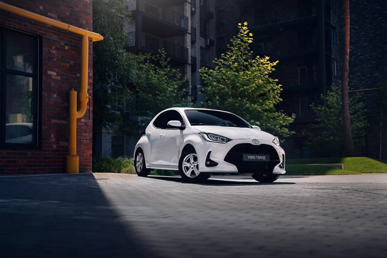 Toyota Yaris: компактний автомобіль для міського життя