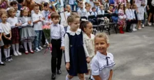 Депутати хочуть зобов’язати дітей та вчителів говорити на перервах лише українською мовою