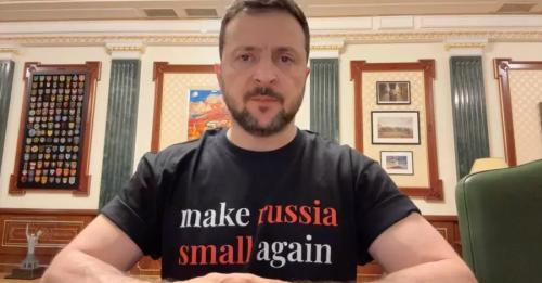 "Make russia small again" - Зеленський записав відеозвернення у новій футболці - INFBusiness