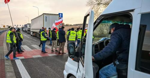 Польські фермери припинили блокування пункту пропуску на кордоні з Україною - INFBusiness