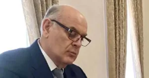 У Абхазії президент написав заяву про відставку, але попередив, що може відкликати її