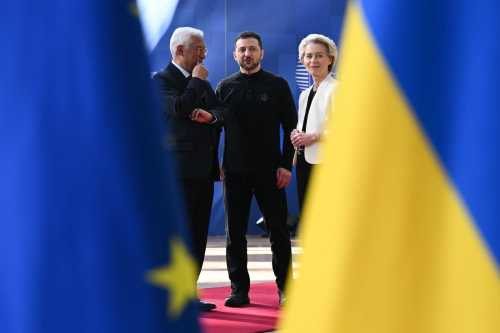 Дефіцит кадрів та посли-пропагандисти: що відбувається за лаштунками української дипломатії - INFBusiness