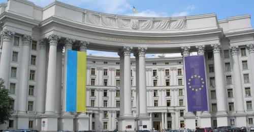 Дефіцит кадрів та посли-пропагандисти: що відбувається за лаштунками української дипломатії - INFBusiness