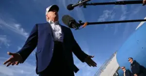 Трамп заявив, що Путін став абсолютно божевільним і хоче всю Україну