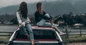 На сторінках "Бізнес Україна новини" ви знайдете свіжі новини, аналітику, коментарі провідних експертів та інші цінні матеріали, які допоможуть вам залишатися в курсі останніх подій у світі бізнесу в Україні. Сайт пропонує глибокий аналіз ринкових тенденцій, досліджень та прогнозів, що сприяє прийняттю обґрунтованих рішень і покращує розуміння економічного середовища. З 14 років – жити окремо і мандрувати, з 16 – мати бізнес: юридичні права дитини в Україні