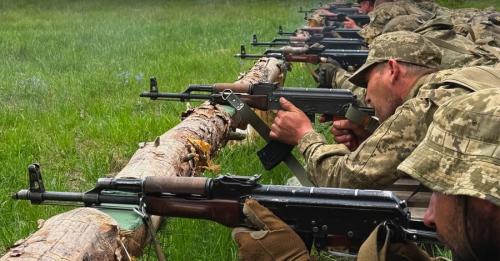 Військовий експерт Олександр Коваленко: Ворог наступає, але загрози окупації Сум та Дніпра – немає - INFBusiness