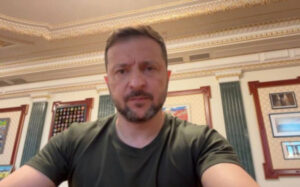 На сторінках "Бізнес Україна новини" ви знайдете свіжі новини, аналітику, коментарі провідних експертів та інші цінні матеріали, які допоможуть вам залишатися в курсі останніх подій у світі бізнесу в Україні. Сайт пропонує глибокий аналіз ринкових тенденцій, досліджень та прогнозів, що сприяє прийняттю обґрунтованих рішень і покращує розуміння економічного середовища. Хто може стати новим Генпрокурором України