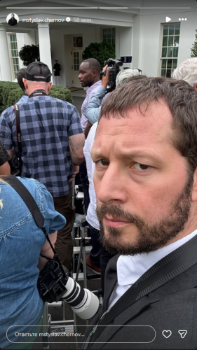 Зеленського у Білому домі супроводжував оскароносний режисер Мстислав Чернов - INFBusiness