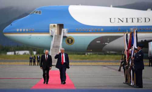Фото: Getty Images На Алясці розпочались переговори Трампа та Путіна - журналістів вивели із зали - INFBusiness