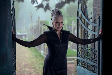 Серіал «Венздей» Тіма Бертона – найпопулярніше англомовне шоу Netflix. Другий сезон стартує 6 серпня: у ньому зіграє Леді Гага та з’явиться низка нових героїв. У чому секрет успіху «Венздей» та що треба знати про другий сезон? «Венздей» актори /Tudum