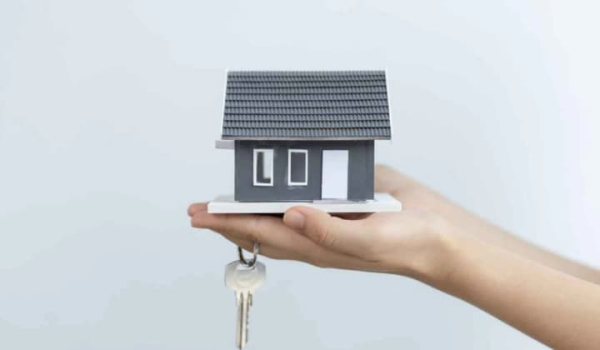 Кулеба пояснив, які споруди відбиратимуть для оселення внутрішніх переселенців.