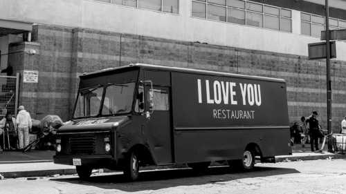 Знаменитий артист і музикант започаткував заклад харчування з безплатними обідами для нужденних.