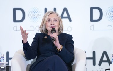 “Соромно”. Клінтон засудила Трампа за Україну.