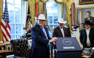 Трамп: Зеленський – остання людина, яка може нам допомогти