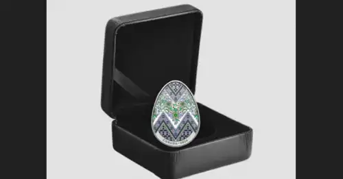 Канада презентувала срібну пам’ятну монету у вигляді української писанки.