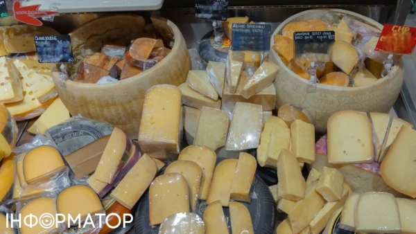 Сир в супермаркеті Фото: Інформатор