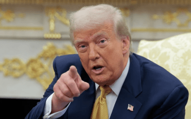 Дональд Трамп загрожує значними митами країнам, які постачають зброю Ірану.