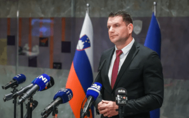 Словенія може покинути НАТО. Політик Стеванович, прихильник Росії, вимагає проведення голосування.