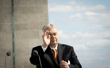 Орбан запропонував Путіну роль свого “шута”, сподіваючись на помилування.