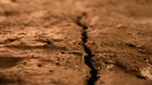 Чому тектонічні літосферні пластини насправді не ковзають, а склеюються, і як це&hellip;