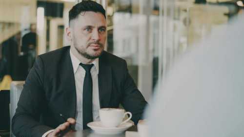 Менторська ілюзія: Чому дорослим не потрібні бізнес-няні