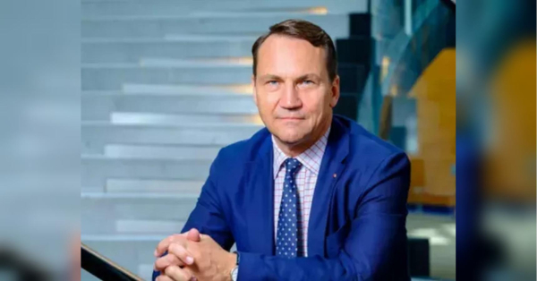 Сікорський назвав позбавлення Зеленського ордена “недоречним”