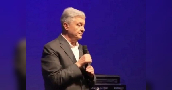 ЗМІ: Порошенко інвестує в закордонні фірми, податки сплачуючи поза межами країни