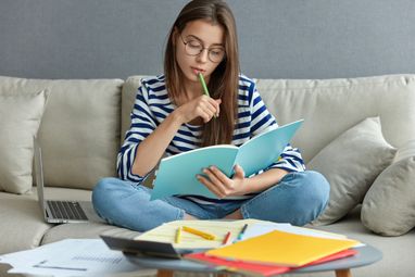 Чи впливає працевлаштування на отримання пенсії по втраті годувальника