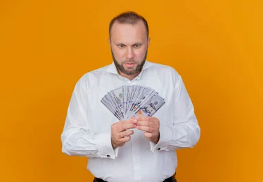 Паливо — ключовий фактор курсу в серпні, вважає банкір