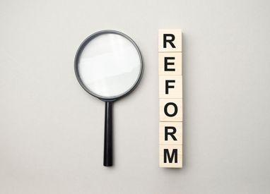Україні необхідно здійснити 25 реформ, щоб отримати від Євросоюзу понад 10 мільярдів євро.