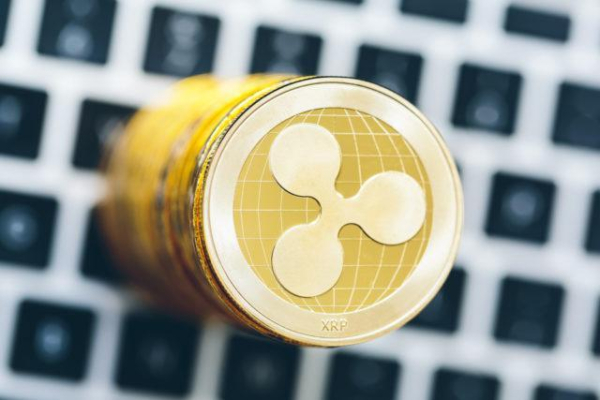 XRP впав на 67% від піку: чому він слабший за інші топ-криптовалюти?