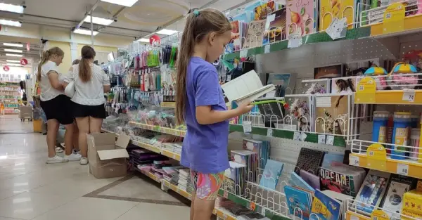 Скільки коштує зібрати дитину до школи: розрахунок витрат
