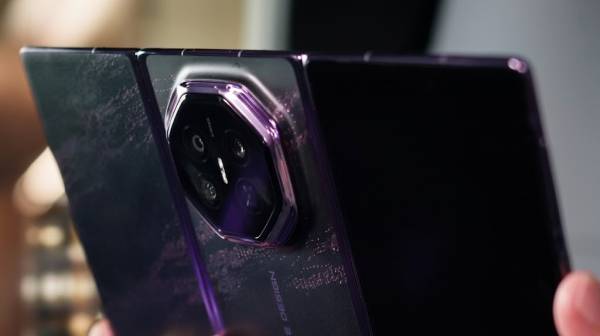 Huawei представила Mate XT 2: смартфон із новим поколінням складаного екрана