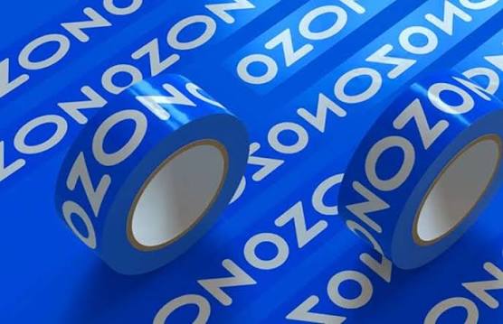 Акції другого за розміром російського маркетплейсу Ozon, який займає понад чверть ринку електронної комерції рф, 24 серпня обвалилися на Московській біржі після повідомлень про серію ударів безпілотників по складах компанії.