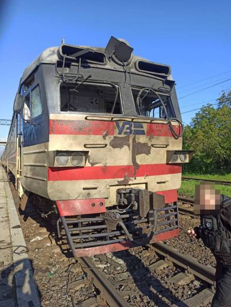Пошкоджений російським дроном локомотив.