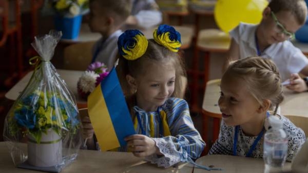 5000 гривень для батьків першокласників: як отримати «Пакунок школяра»