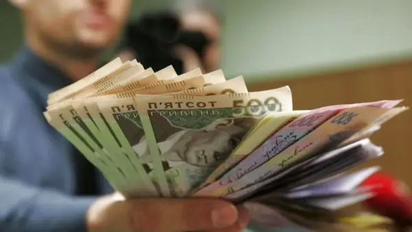 Держвиконавці стягнули 277 мільйонів гривень боргів із зарплати працівникам
