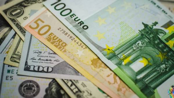 Чиста купівля валюти населенням у липні скоротилася до $0,5 млрд