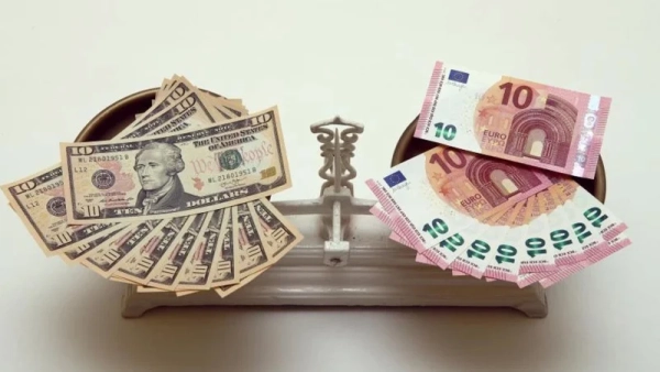 Долар сягає 45,70 грн, євро – 52,50 грн: фінансист прогнозує курс на серпень