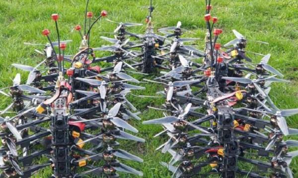 Іспанський винищувач патрулює небо Румунії, поки Україна очікує на військову допомогу