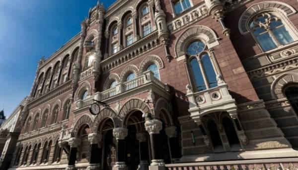 Курс долара та євро на 6 серпня: прогноз і динаміка