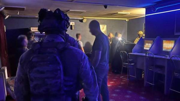 Хмельничанка перетворила підвал на нелегальне казино