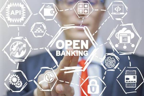 Ощадбанк, OTP та Sense Bank запровадили відкритий банкінг: що це дасть клієнтам