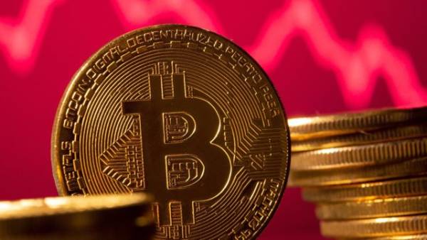 Курс біткоїна відреагував на просідання USDT