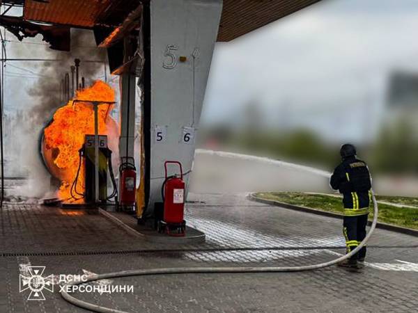 АЗС у Херсоні після атаки РФ