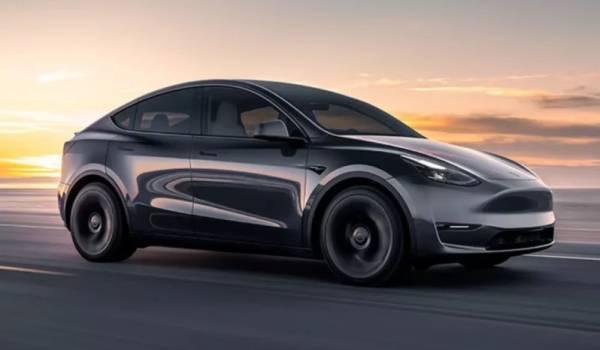 Tesla знову на чолі: топ-5 вживаних авто зі США, які обирали українці у липні